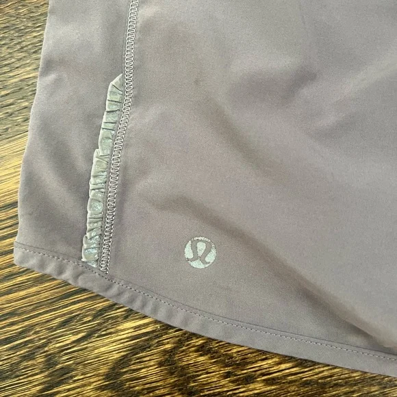 Lululemon purple/gray shorts w/ built in liner, size 6 - Picture 4 of 7